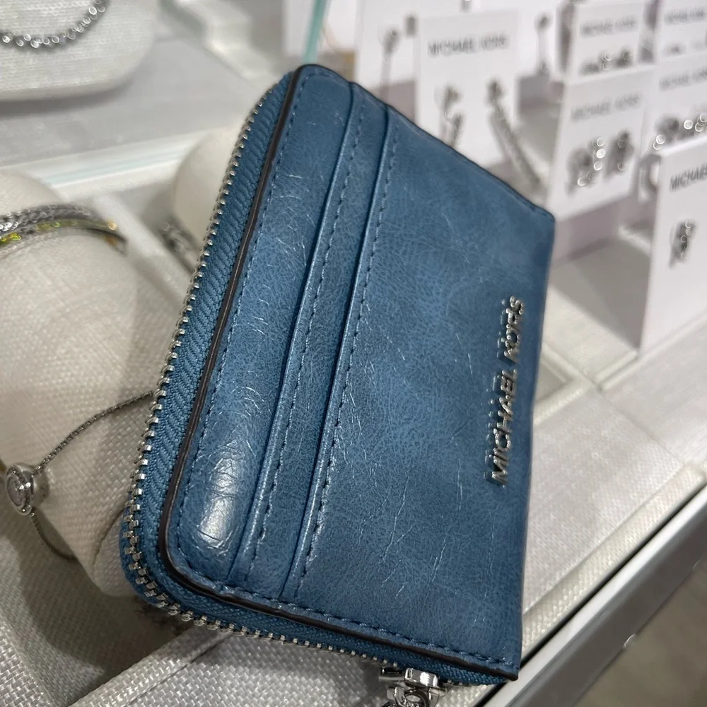 MICHAEL KORS Jet Set Medium Distressed Zip Around Card Case Cornflower NWT